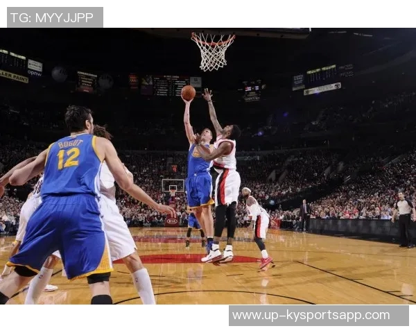 勇士官方宣布库里股四头肌受伤一周后将进行复查评估 勇士官方宣布库里股四头肌受伤一周后将进行复查评估