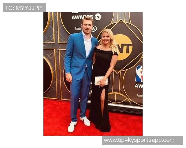 东契奇喜迎第二女儿命名为马特奥奥斯汀东契奇传递幸福时刻